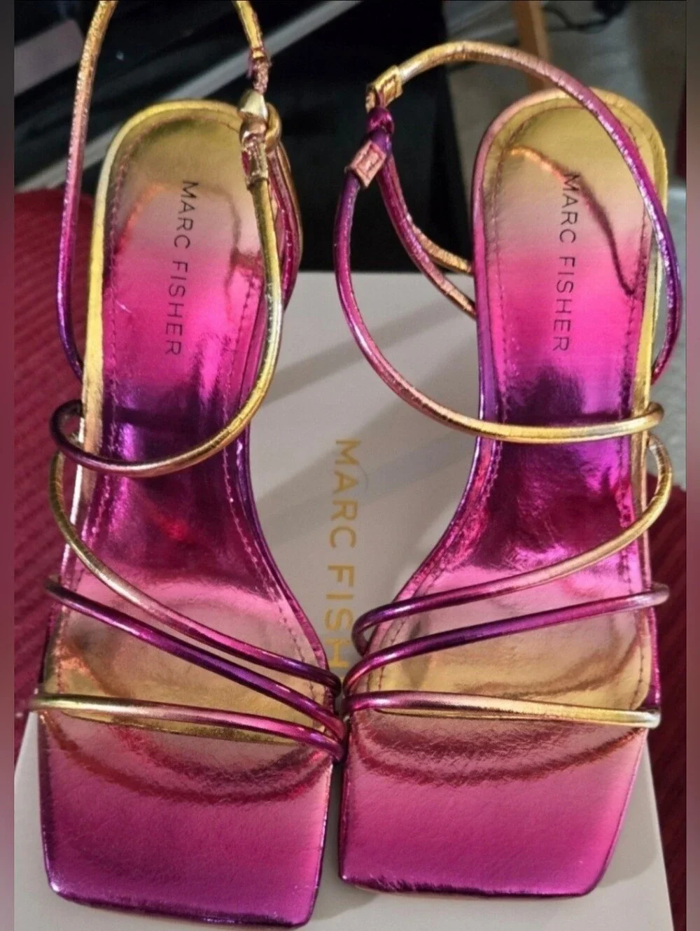 Marc Fisher NWT Metallic Size 7 sandals